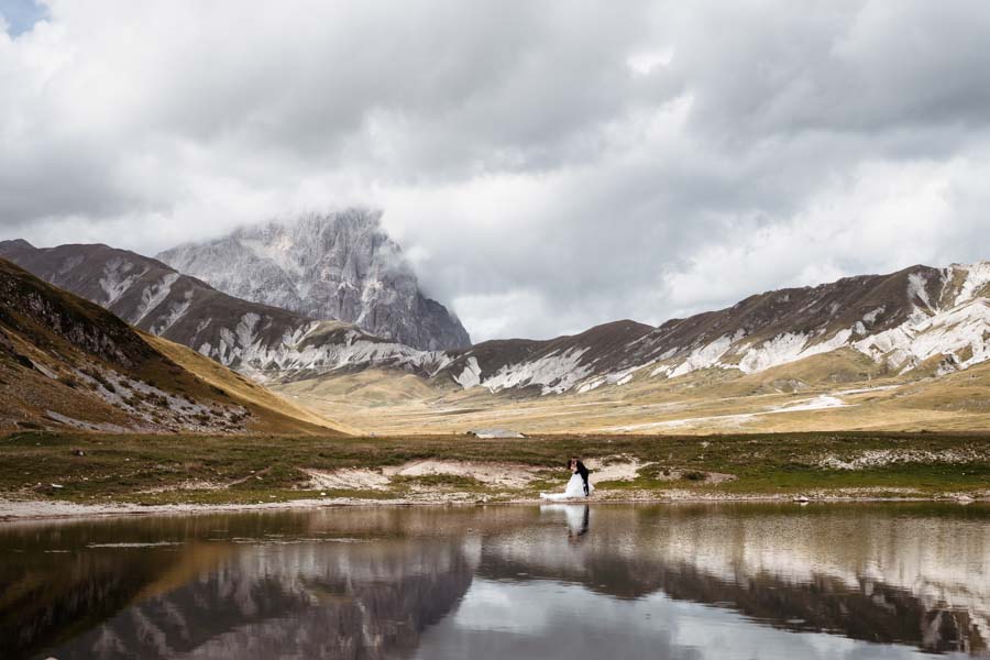 Wedding mountain lovers
