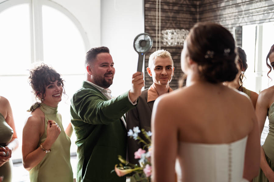 sposa commossa