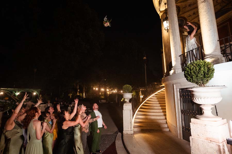 floral bouquet toss
